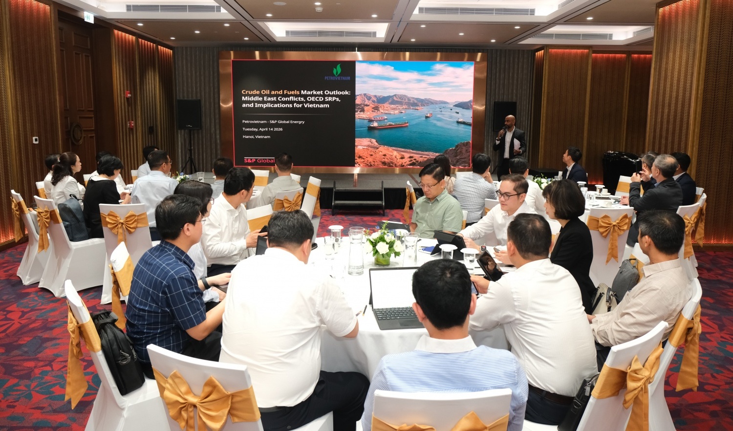 Petrovietnam tổ chức hội thảo về triển vọng thị trường dầu thô và nhiên liệu