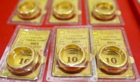 Giá vàng hôm nay 15/4: Đồng loạt bật tăng mạnh