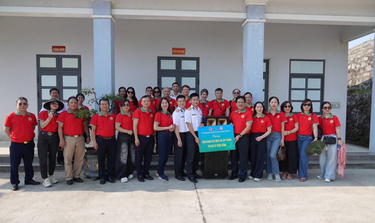 Hành trình gắn kết nghĩa tình biển đảo, lan tỏa văn hóa Petrovietnam Hành trình gắn kết nghĩa tình biển đảo, lan tỏa văn hóa Petrovietnam