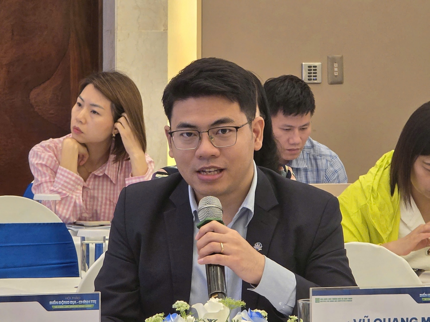 Ngành hàng không kiến nghị “gỡ khó” khi chi phí nhiên liệu tăng vọt