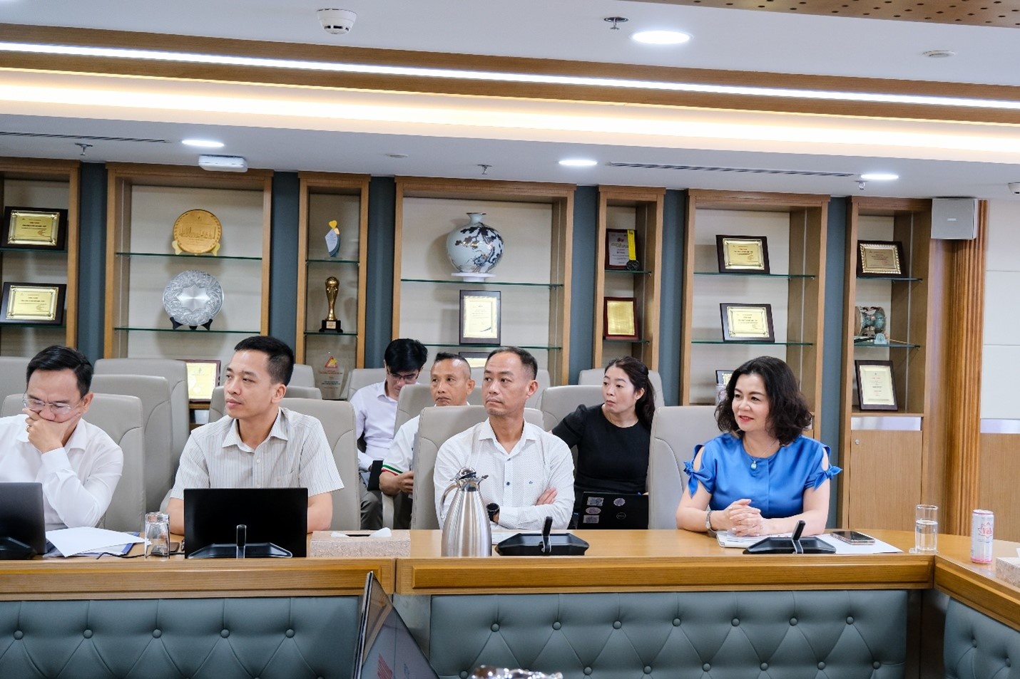 Lãnh đạo PVOIL đánh giá chương trình đào tạo có ý nghĩa quan trọng đối với chiến lược phát triển bền vững của Tổng công ty trong những năm tới. Lãnh đạo PVOIL đánh giá chương trình đào tạo có ý nghĩa quan trọng đối với chiến lược phát triển bền vững của Tổng công ty trong những năm tới.