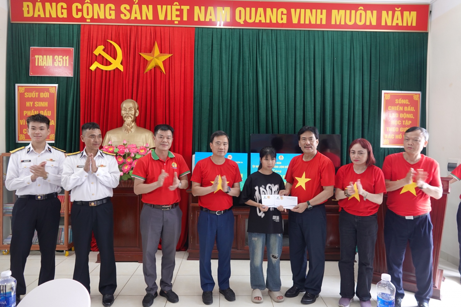 Hành trình gắn kết nghĩa tình biển đảo, lan tỏa văn hóa Petrovietnam Hành trình gắn kết nghĩa tình biển đảo, lan tỏa văn hóa Petrovietnam