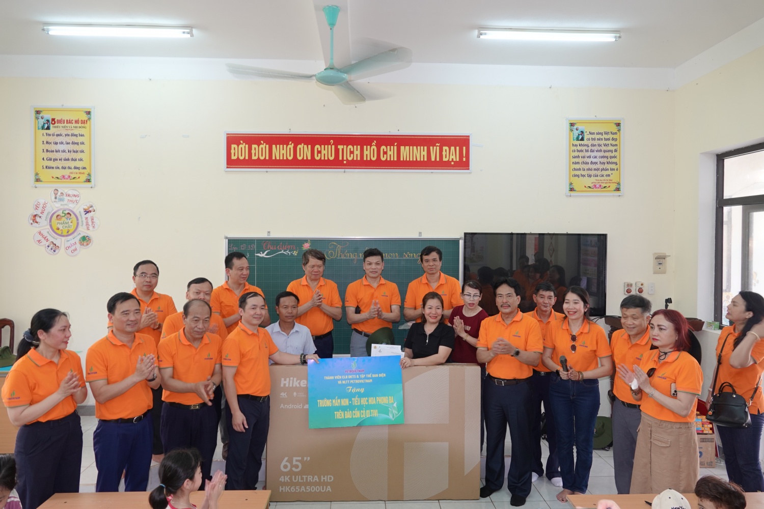 Hành trình gắn kết nghĩa tình biển đảo, lan tỏa văn hóa Petrovietnam Hành trình gắn kết nghĩa tình biển đảo, lan tỏa văn hóa Petrovietnam