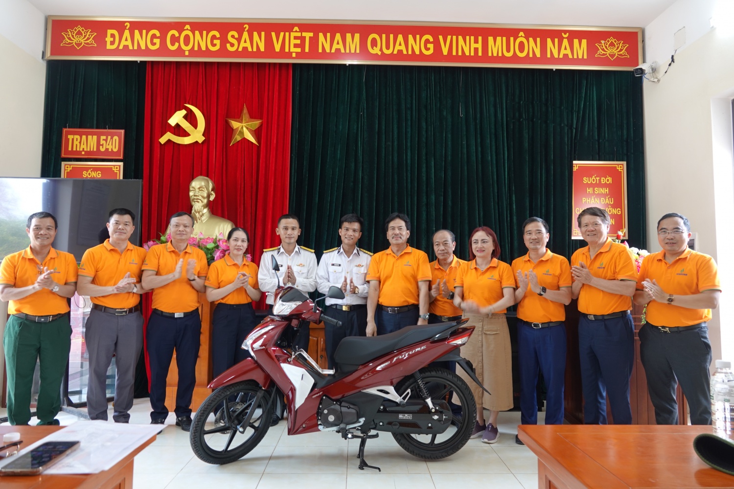 Hành trình gắn kết nghĩa tình biển đảo, lan tỏa văn hóa Petrovietnam Hành trình gắn kết nghĩa tình biển đảo, lan tỏa văn hóa Petrovietnam
