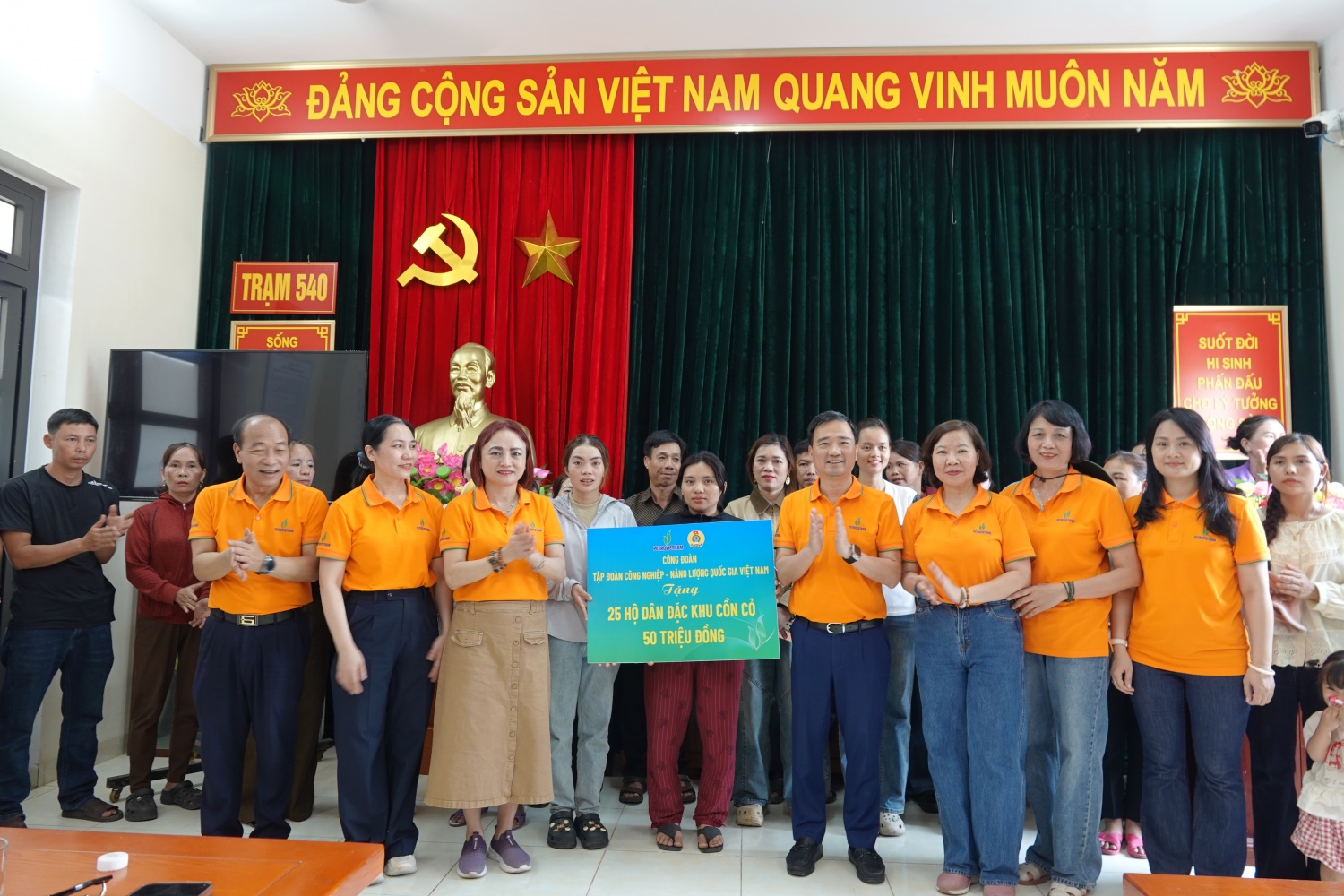 Hành trình gắn kết nghĩa tình biển đảo, lan tỏa văn hóa Petrovietnam Hành trình gắn kết nghĩa tình biển đảo, lan tỏa văn hóa Petrovietnam