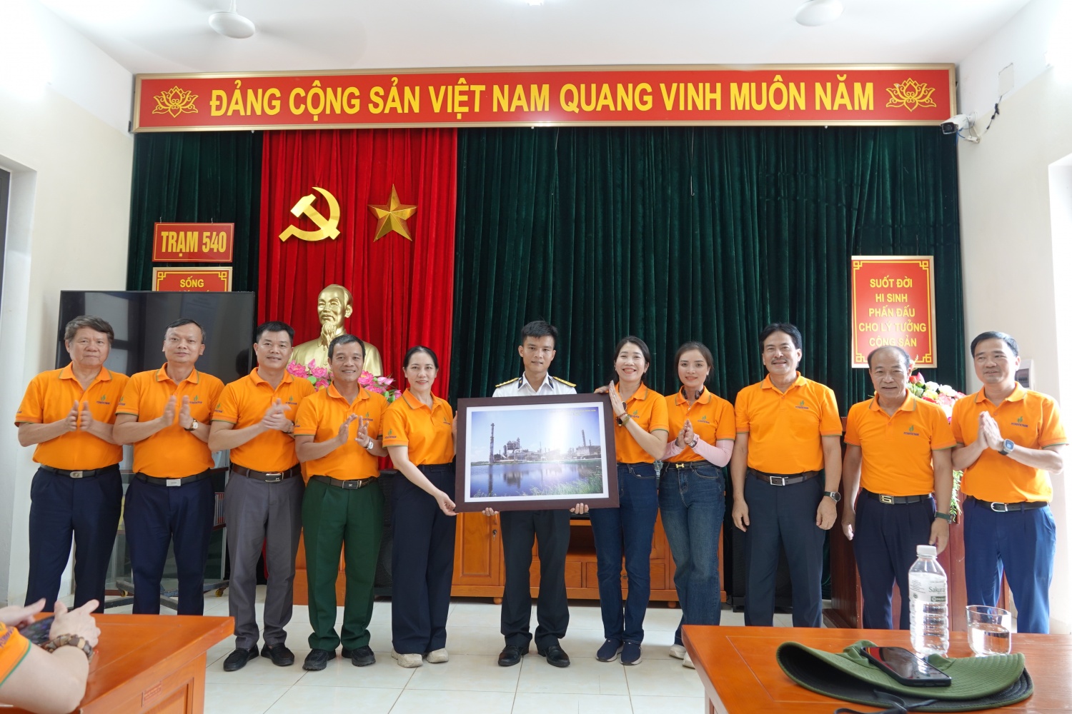 Hành trình gắn kết nghĩa tình biển đảo, lan tỏa văn hóa Petrovietnam Hành trình gắn kết nghĩa tình biển đảo, lan tỏa văn hóa Petrovietnam