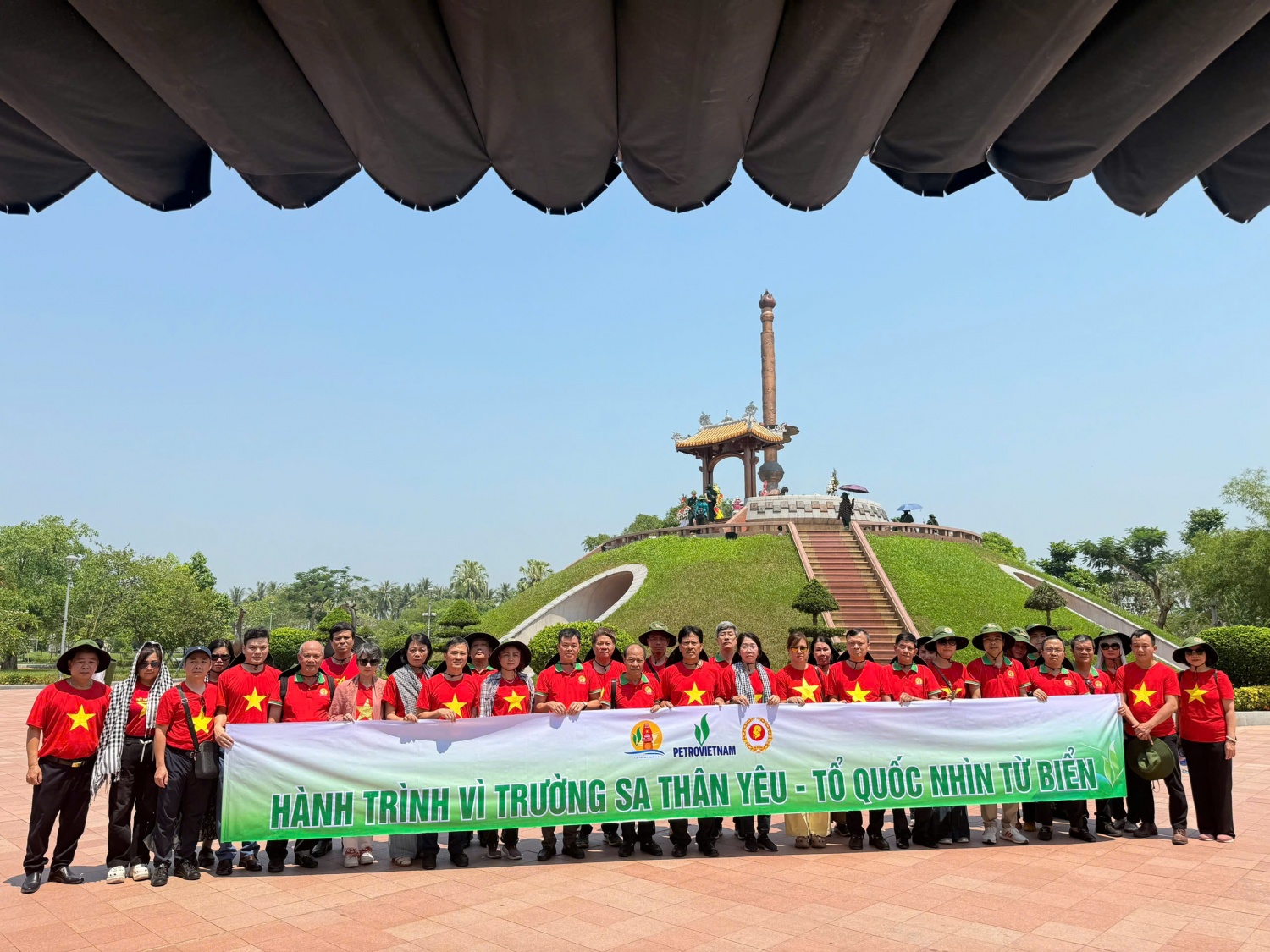 Hành trình gắn kết nghĩa tình biển đảo, lan tỏa văn hóa Petrovietnam Hành trình gắn kết nghĩa tình biển đảo, lan tỏa văn hóa Petrovietnam