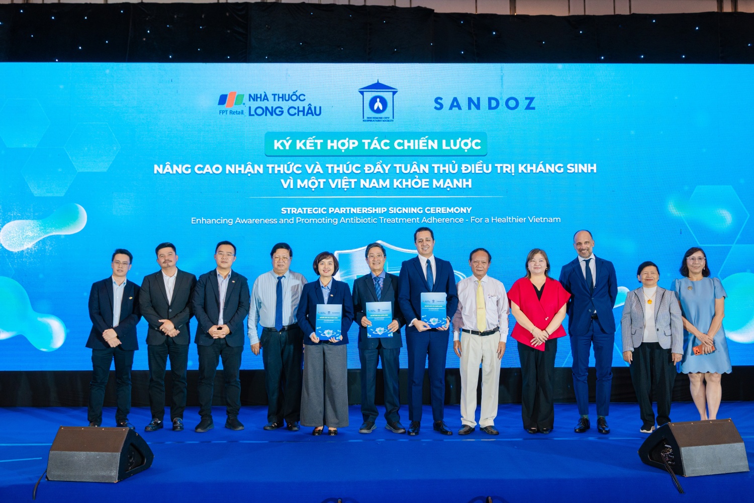 Hợp tác nâng cao nhận thức sử dụng kháng sinh Hợp tác nâng cao nhận thức sử dụng kháng sinh