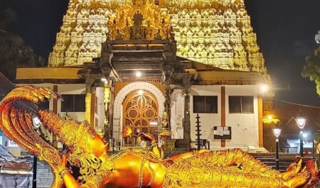 Thấy gì từ những đền thờ chứa đầy vàng bạc ở Ấn Độ?