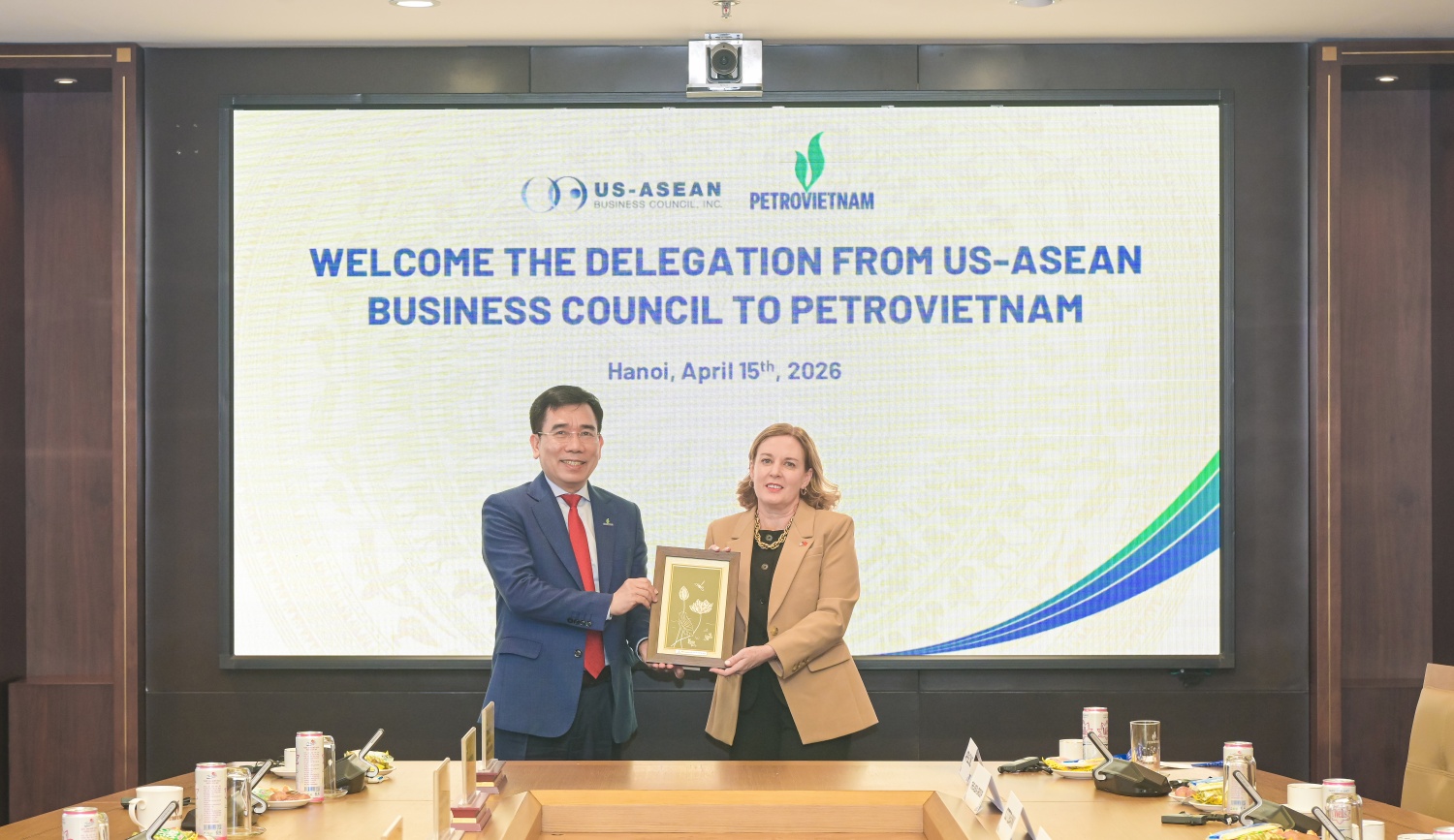 Petrovietnam thúc đẩy hợp tác với doanh nghiệp Hoa Kỳ, góp phần đảm bảo an ninh năng lượng, hướng tới phát triển bền vững Petrovietnam thúc đẩy hợp tác với doanh nghiệp Hoa Kỳ, góp phần đảm bảo an ninh năng lượng, hướng tới phát triển bền vững