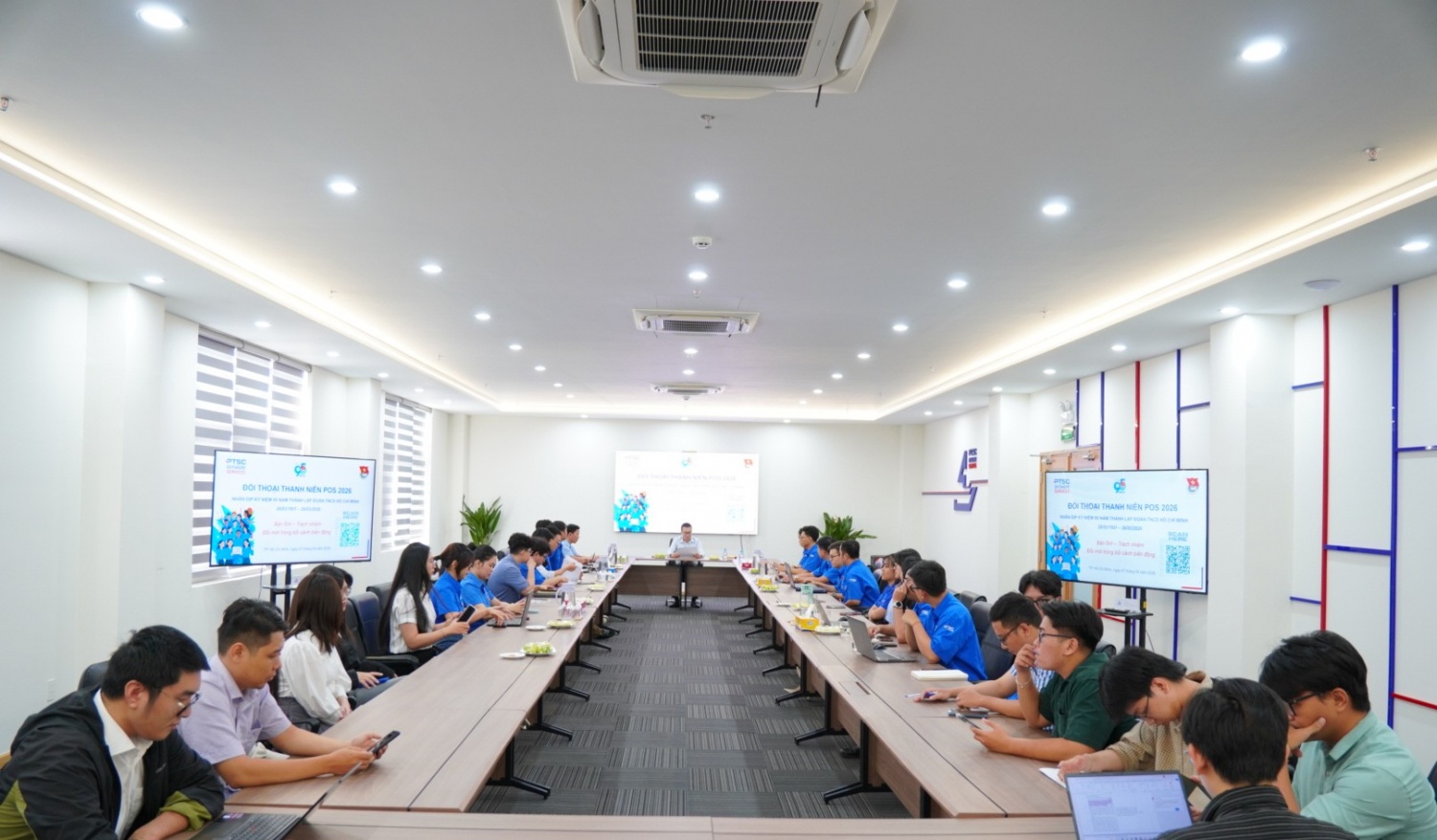 Toàn cảnh buổi đối thoại 