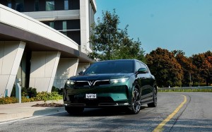 Từ tình huống khẩn cấp trên cao tốc, chủ xe thêm tin lựa chọn VinFast VF 9 là đúng