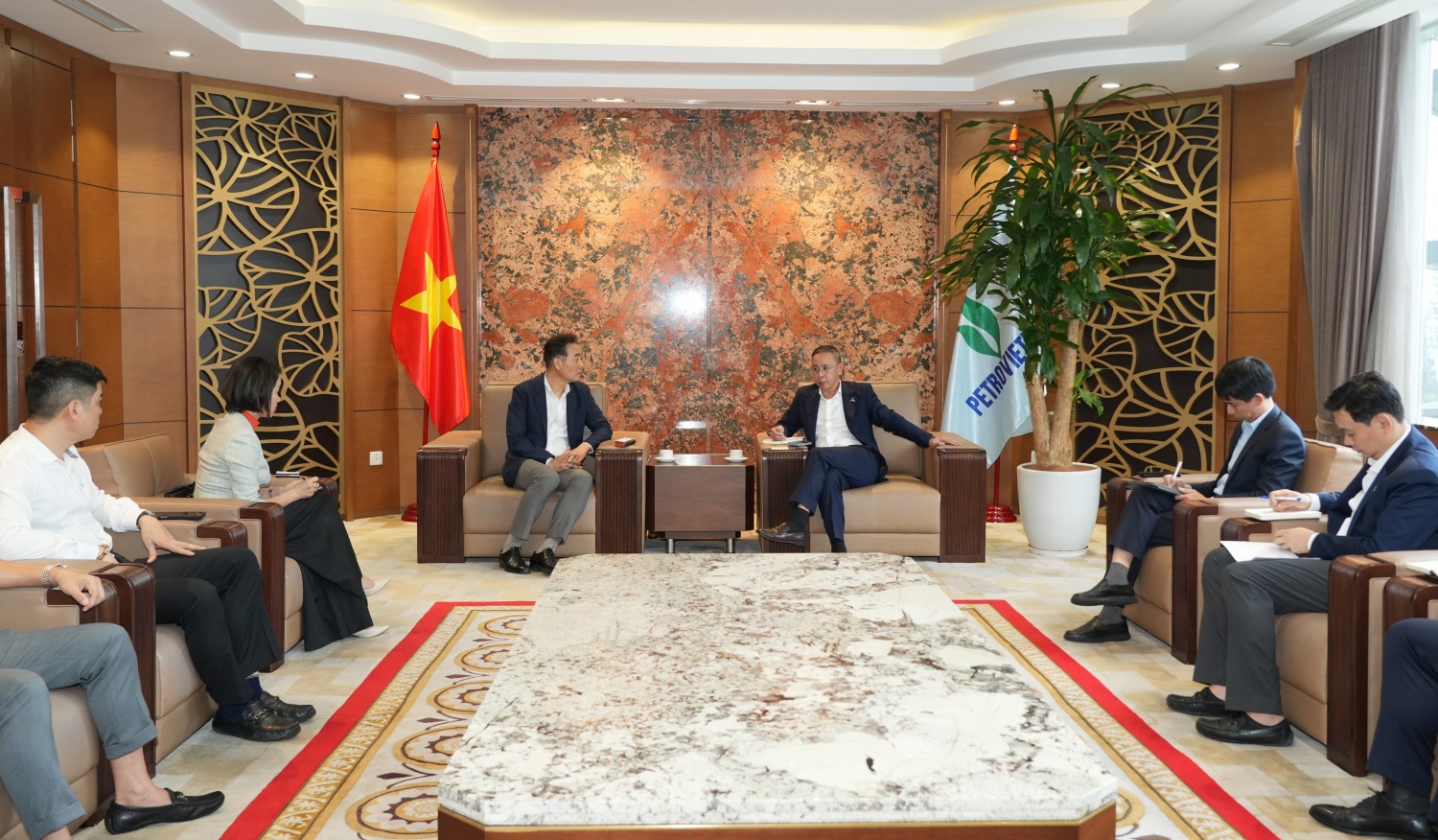 Toàn cảnh buổi làm việc 