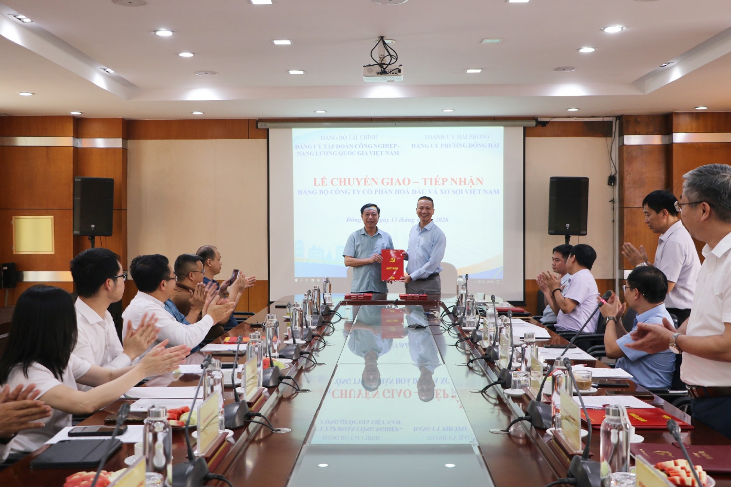 Chuyển giao Đảng bộ VNPOLY về Đảng bộ phường Đông Hải