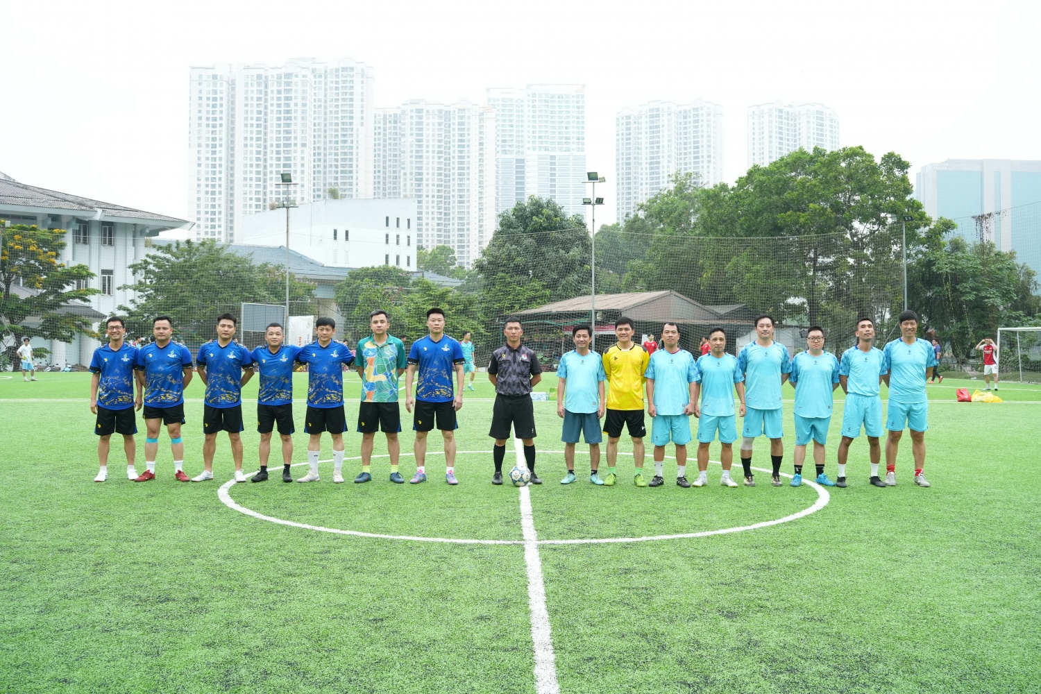 [Chùm ảnh] Tưng bừng Giải giao hữu bóng đá kỷ niệm 3 năm thành lập PVPGB