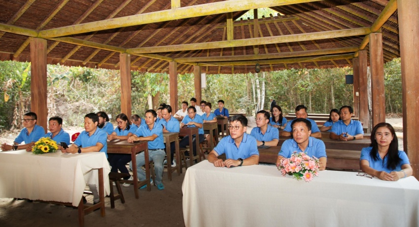 Tiếp nối hào khí cách mạng   Thắp lửa khát vọng đổi mới