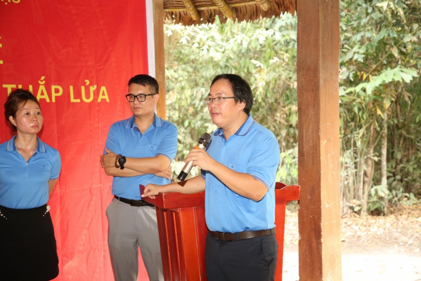 Tiếp nối hào khí cách mạng   Thắp lửa khát vọng đổi mới