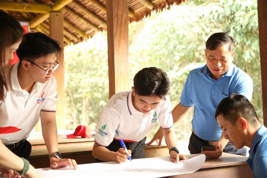 Tiếp nối hào khí cách mạng   Thắp lửa khát vọng đổi mới