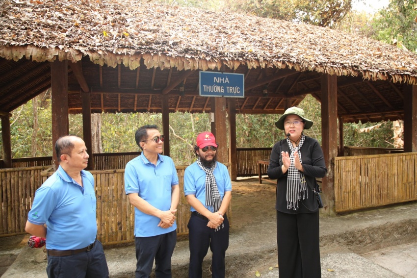 Tiếp nối hào khí cách mạng   Thắp lửa khát vọng đổi mới