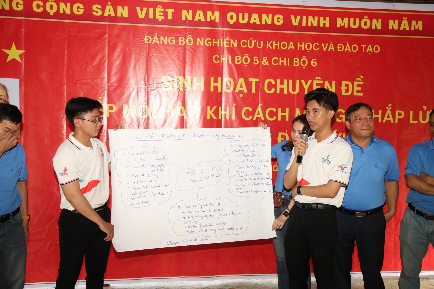 Tiếp nối hào khí cách mạng - Thắp lửa khát vọng đổi mới