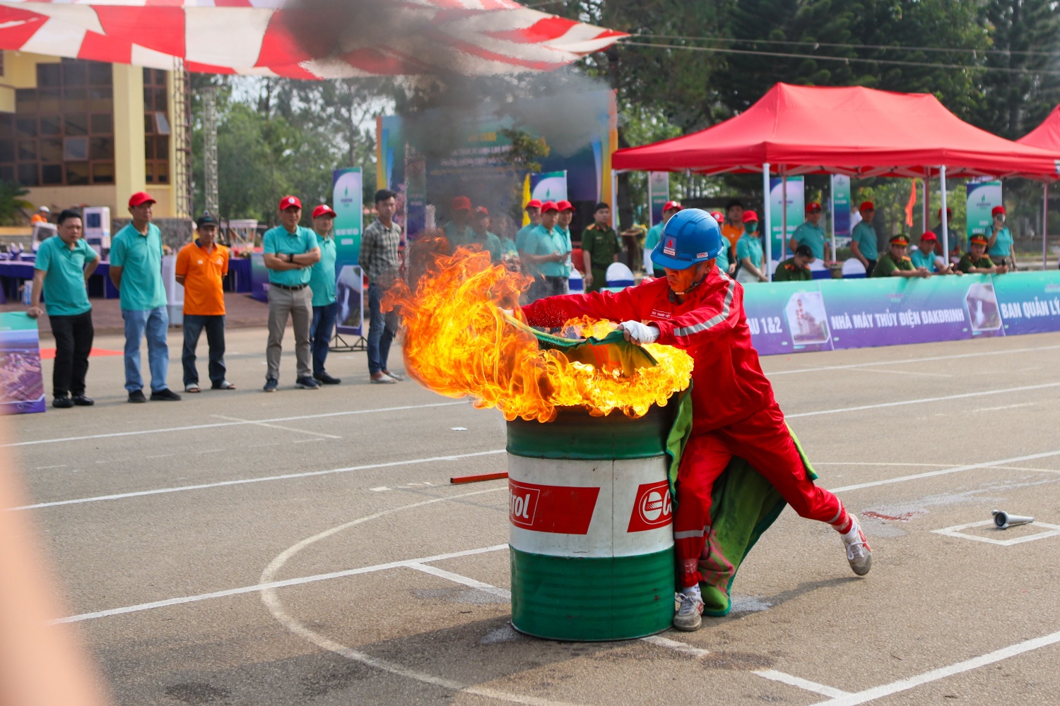 [Chùm ảnh] 8 đội cùng tranh tài tại Hội thao An toàn vệ sinh lao động, phòng chống cháy nổ năm 2026 của PV Power