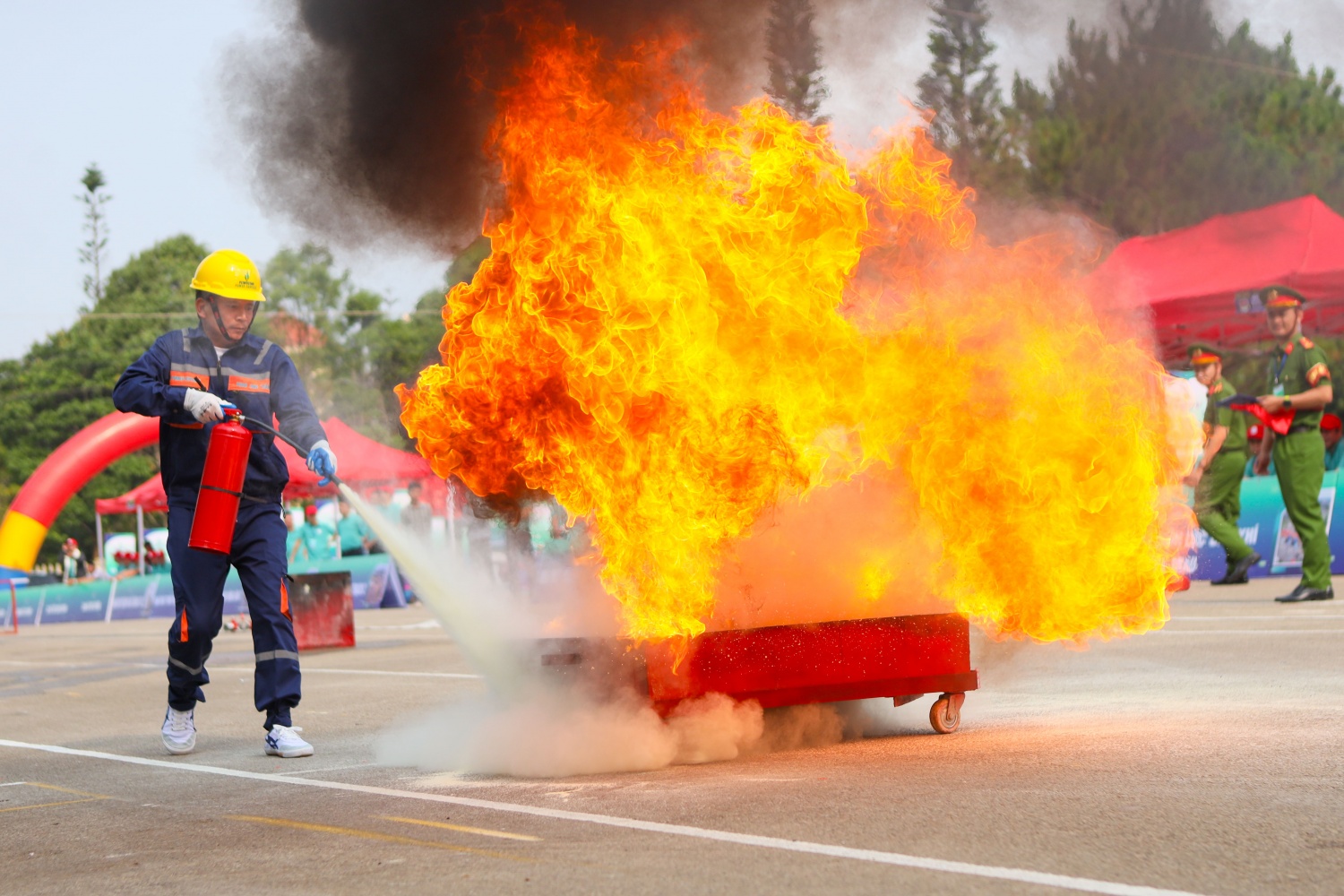 [Chùm ảnh] 8 đội cùng tranh tài tại Hội thao An toàn vệ sinh lao động, phòng chống cháy nổ năm 2026 của PV Power