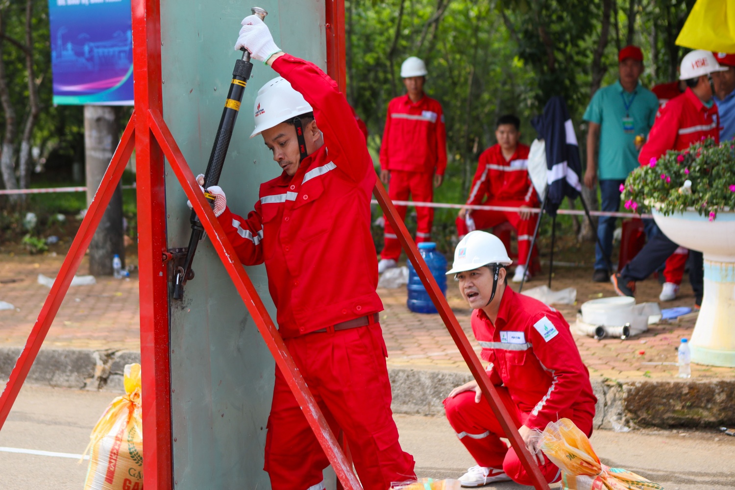 [Chùm ảnh] 8 đội cùng tranh tài tại Hội thao An toàn vệ sinh lao động, phòng chống cháy nổ năm 2026 của PV Power