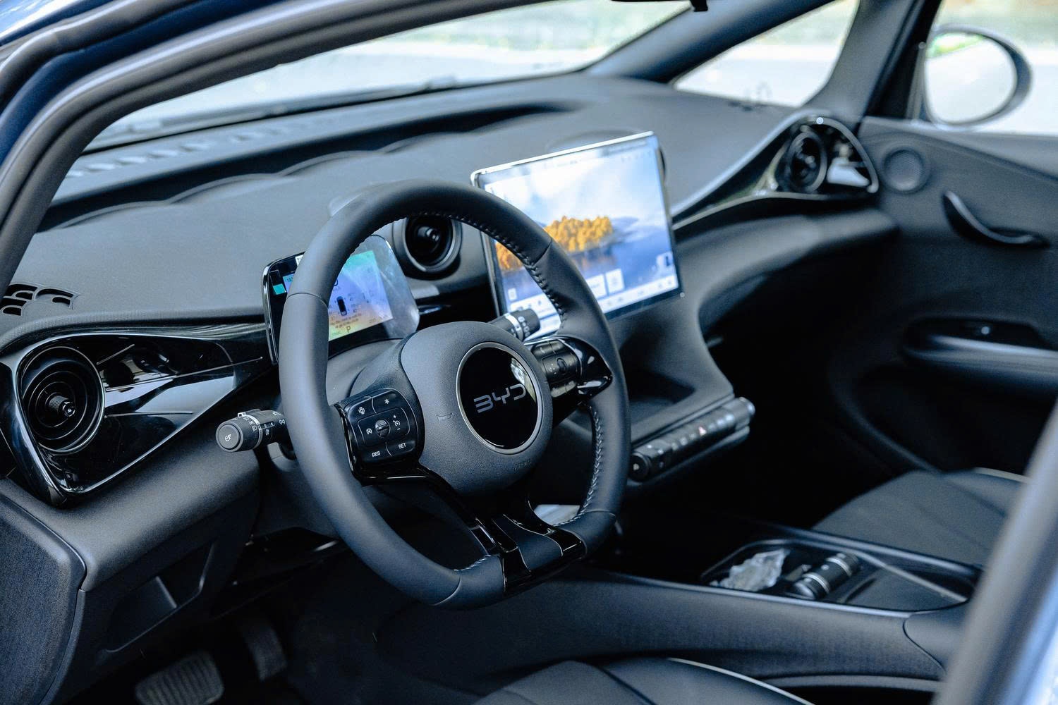 Thị trường xe điện tuần qua: BYD Dolphin 2026 tung ưu đãi lớn cho 1.000 khách hàng đầu tiên tại Việt Nam