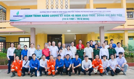 Hành trình của những người tìm lửa và giữ lửa về "cái nôi" của Petrovietnam