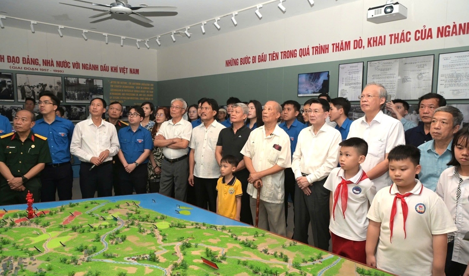 Petrovietnam tự hào "Giữ lửa truyền thống, kiến tạo năng lượng quốc gia"