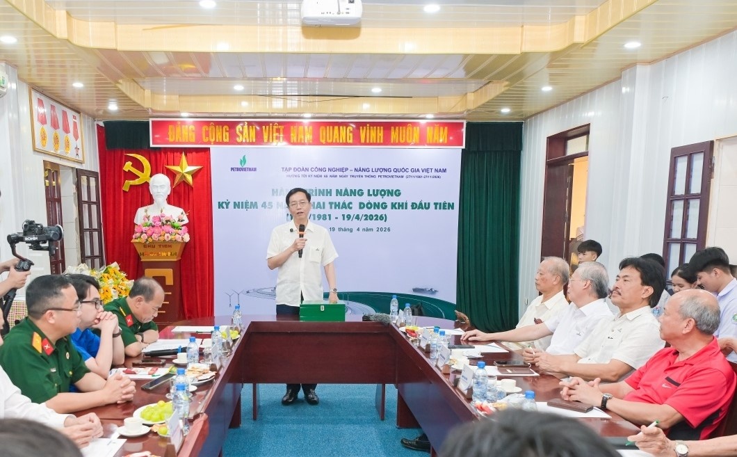 Hành trình của những người tìm lửa và giữ lửa về 