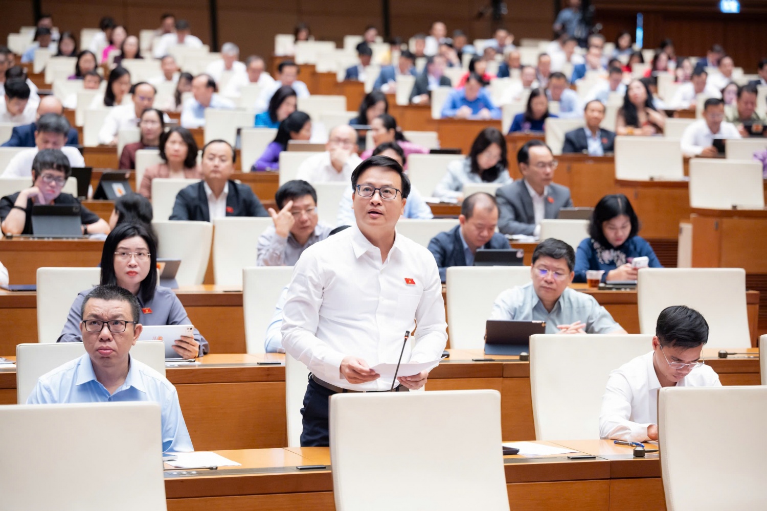 “Nút thắt” vốn đầu tư công: Làm sao vừa bơm vốn cho tăng trưởng, vừa giữ ổn định vĩ mô?