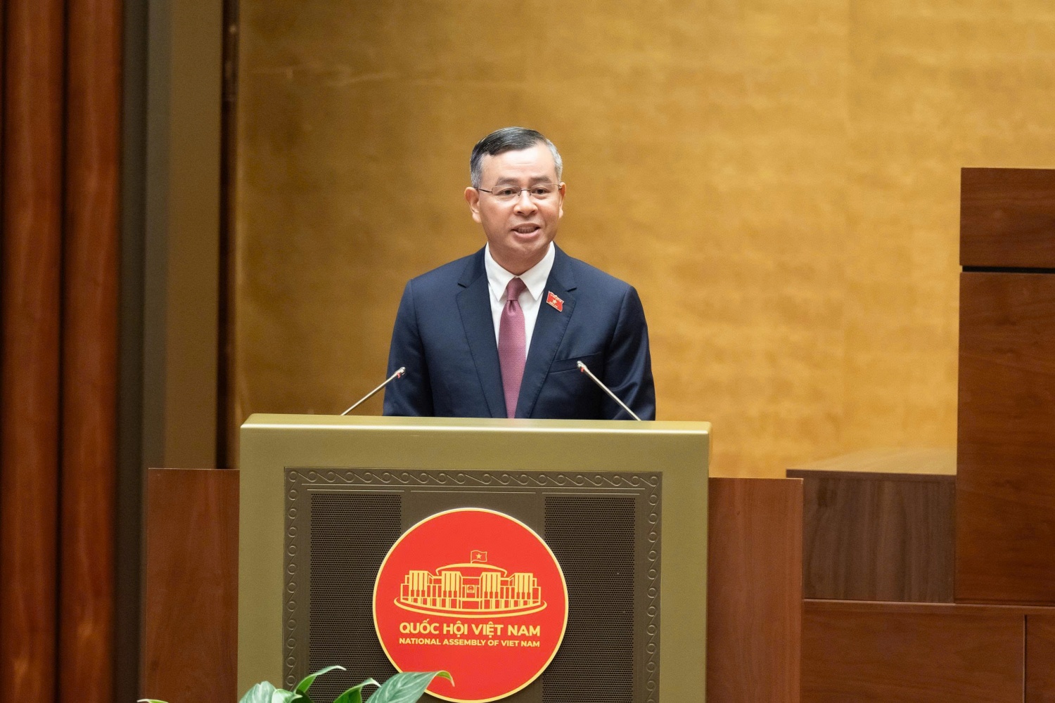 “Nút thắt” vốn đầu tư công: Làm sao vừa bơm vốn cho tăng trưởng, vừa giữ ổn định vĩ mô?