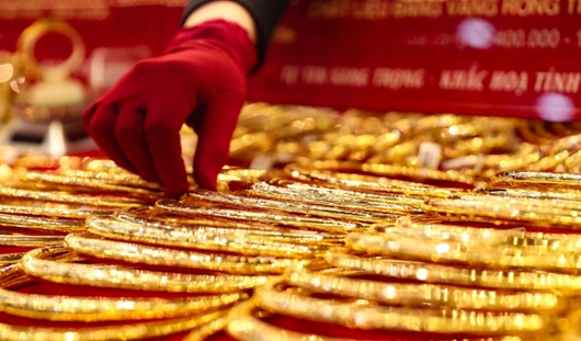 Giá vàng hôm nay 22/4: Thế giới giảm mạnh