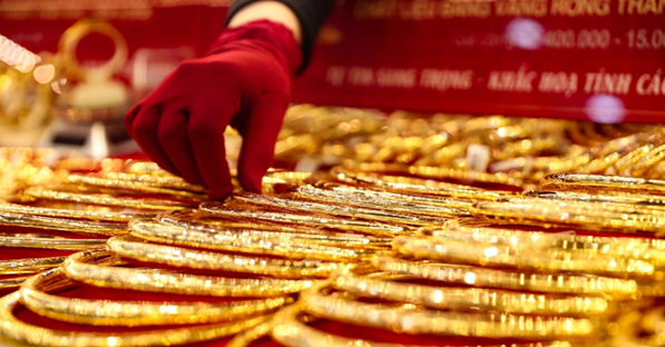 Giá vàng hôm nay 22/4: Thế giới giảm mạnh