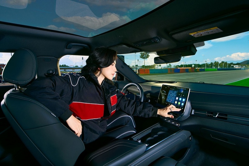 Người dùng VinFast VF 7: “Lời ngay từ lúc mua, 3 năm sạc pin 0 đồng”