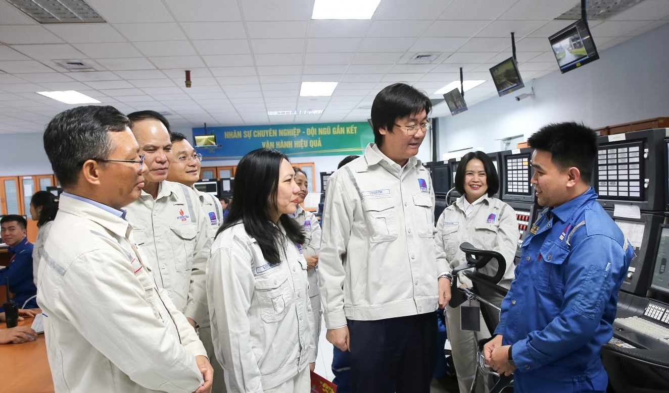 Petrovietnam tiếp nối truyền thống vẻ vang, viết tiếp bản hùng ca lao động sáng tạo