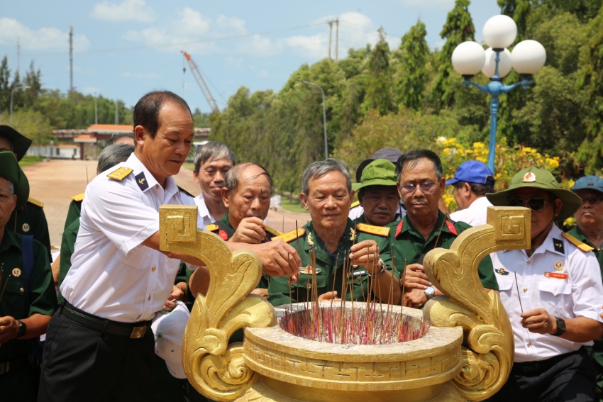 Hành trình về nguồn ý nghĩa của CLB CCB Dầu khí phía Nam nhân kỷ niệm 1 năm thành lập