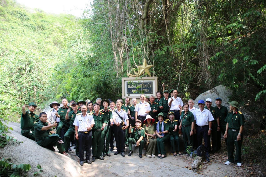 Hành trình về nguồn ý nghĩa của CLB CCB Dầu khí phía Nam nhân kỷ niệm 1 năm thành lập