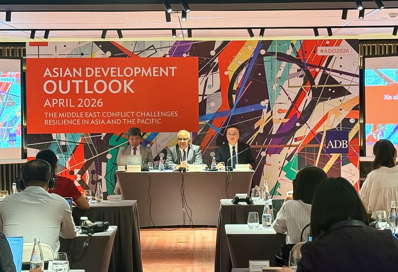 Toàn cảnh buổi họp báo về triển vọng kinh tế Việt Nam do Ngân hàng ADB tổ chức