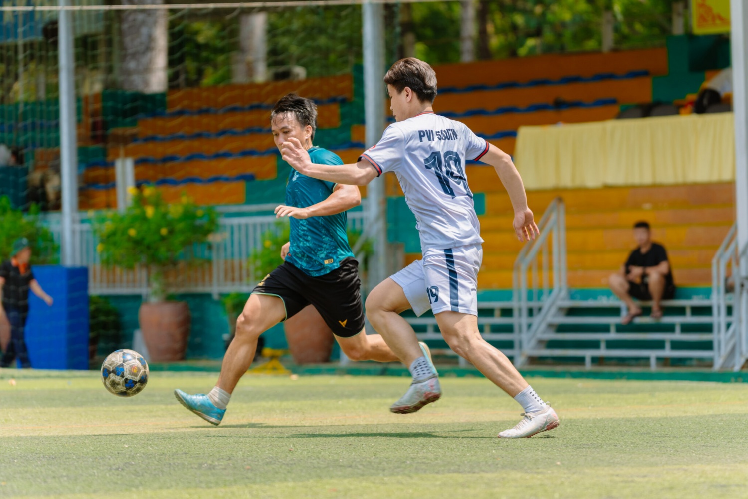 Sôi nổi Giải bóng đá giao hữu PVI mở rộng 2026