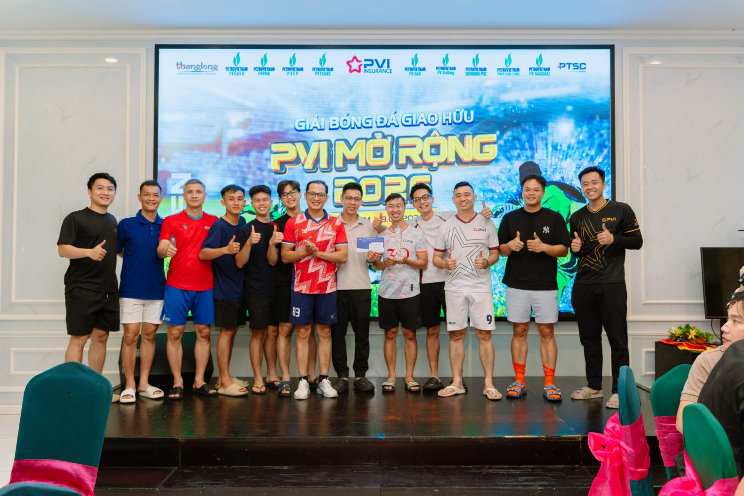 Sôi nổi Giải bóng đá giao hữu PVI mở rộng 2026