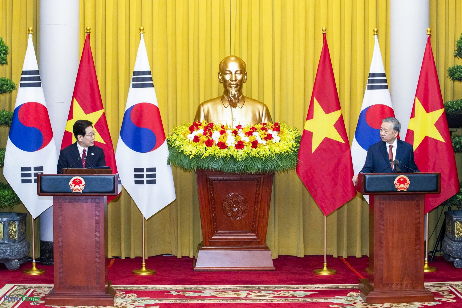 Lãnh đạo Việt Nam - Hàn Quốc chứng kiến trao các văn kiện hợp tác giữa hai nước