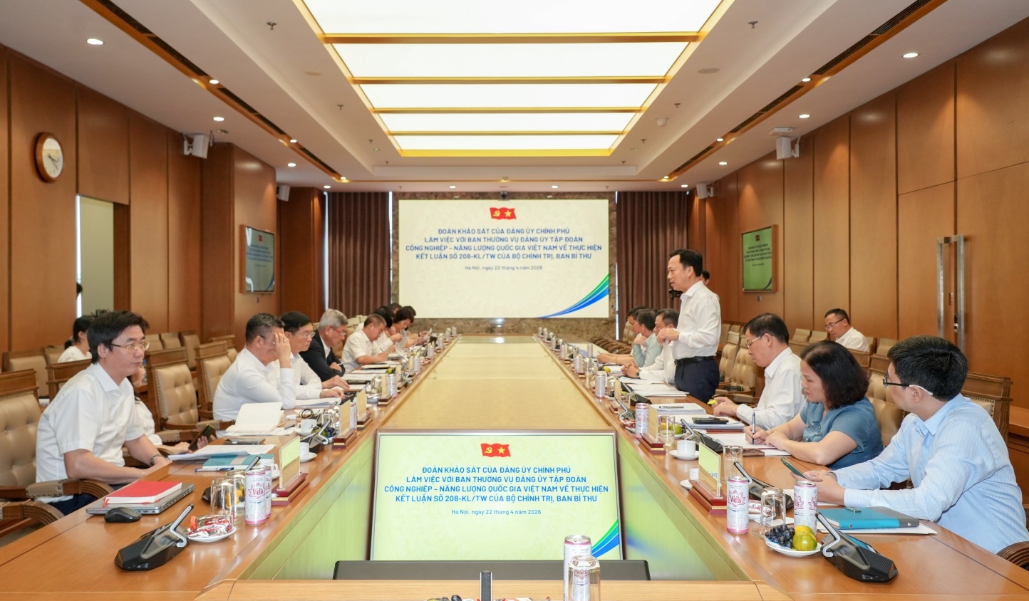 Đoàn khảo sát Đảng ủy Chính phủ làm việc với Đảng bộ Petrovietnam về triển khai Kết luận số 208-KL/TW