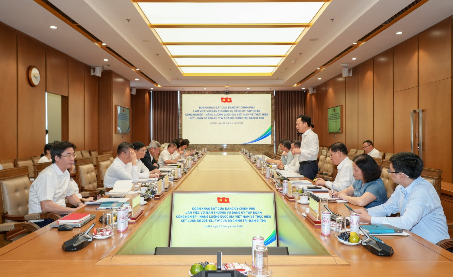 Đoàn khảo sát Đảng ủy Chính phủ khảo sát việc thực hiện Kết luận số 208-KL/TW, ngày 11/11/2025 của Bộ Chính trị, Ban Bí thư tại Đảng bộ Petrovietnam