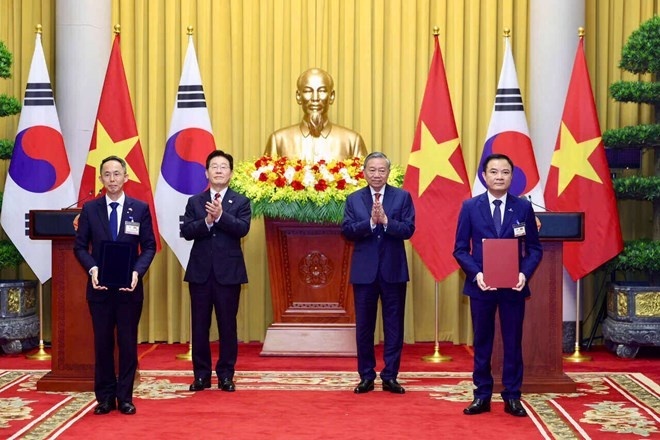 Vietnam - South Korea exchange 12 cooperation documents, including 2 documents on nuclear power