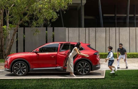 Từ chiếc xe “mua thêm”, VinFast VF 8 thành xe chính của gia đình vì quá rộng rãi, êm ái