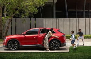 Từ chiếc xe “mua thêm”, VinFast VF 8 thành xe chính của gia đình vì quá rộng rãi, êm ái