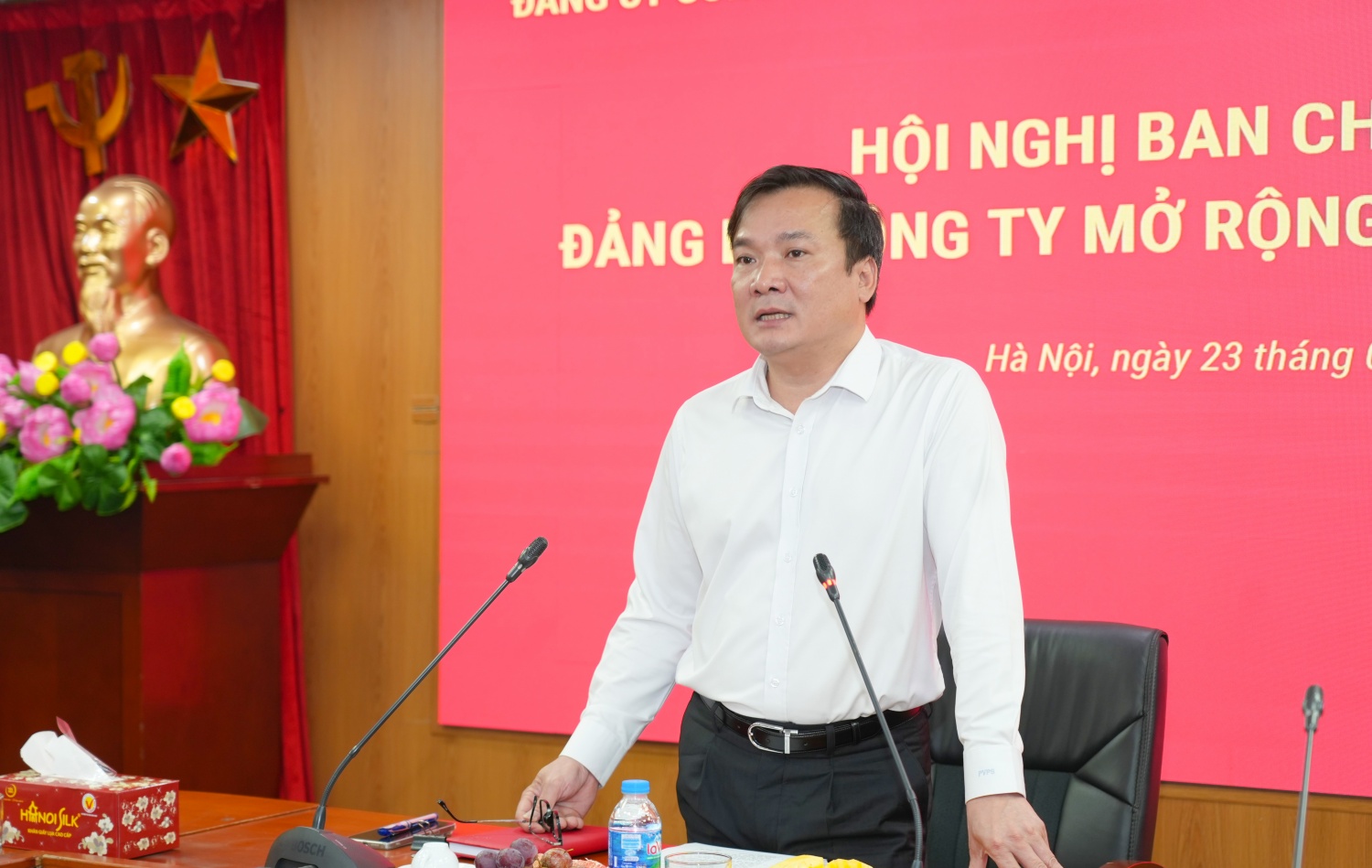 Phát huy vai trò lãnh đạo của Đảng, củng cố tinh thần 