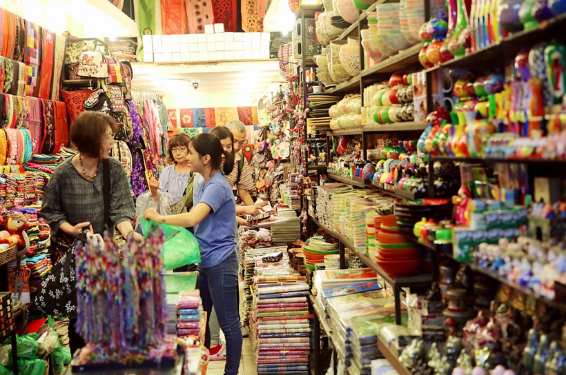 Tin tức kinh tế ngày 23/4: Gần 74% hộ kinh doanh lãi ít hoặc không có lãi